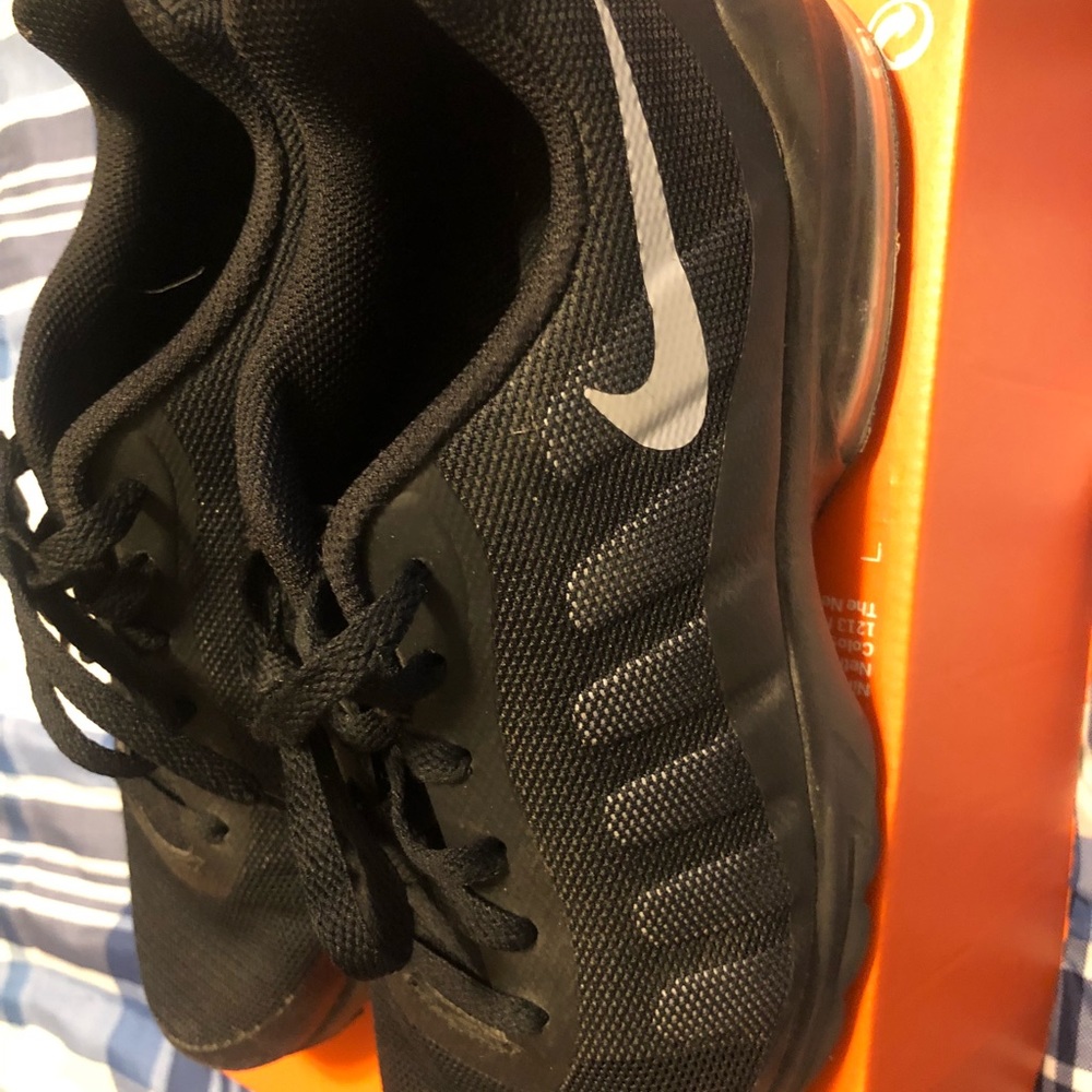 Nike - Picture 2 of 6